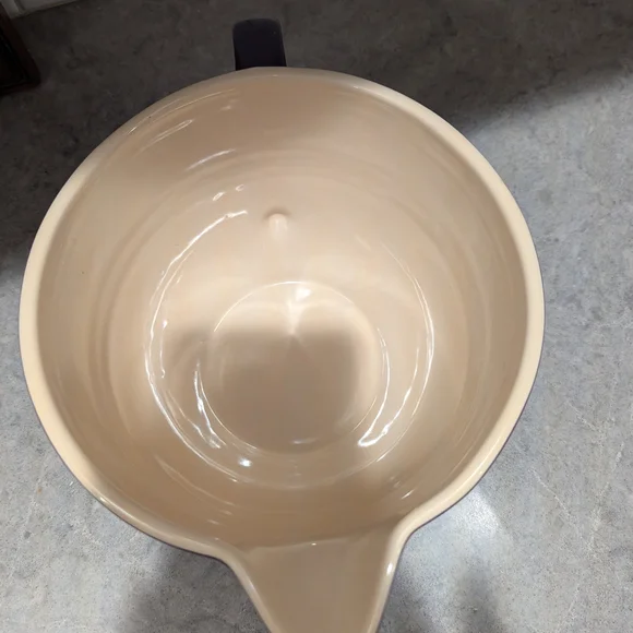 Le Creuset Stoneware Batter Bowl - Deep Purple with Cream Interior - Picture 5 of 9